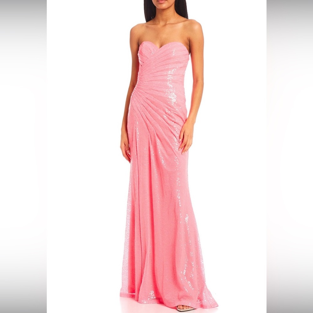 Blondie Nites
Strapless Sweetheart Neck Ruched Sequin Long Dress